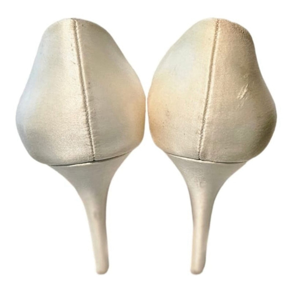 BADGLEY MISCHKA Cream Embellished Satin Peep-toe Pump. Size 71/2 M - Picture 6 of 14